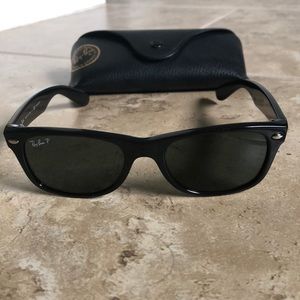 **Polarized** Ray-Ban Wayfarer sunglasses- used